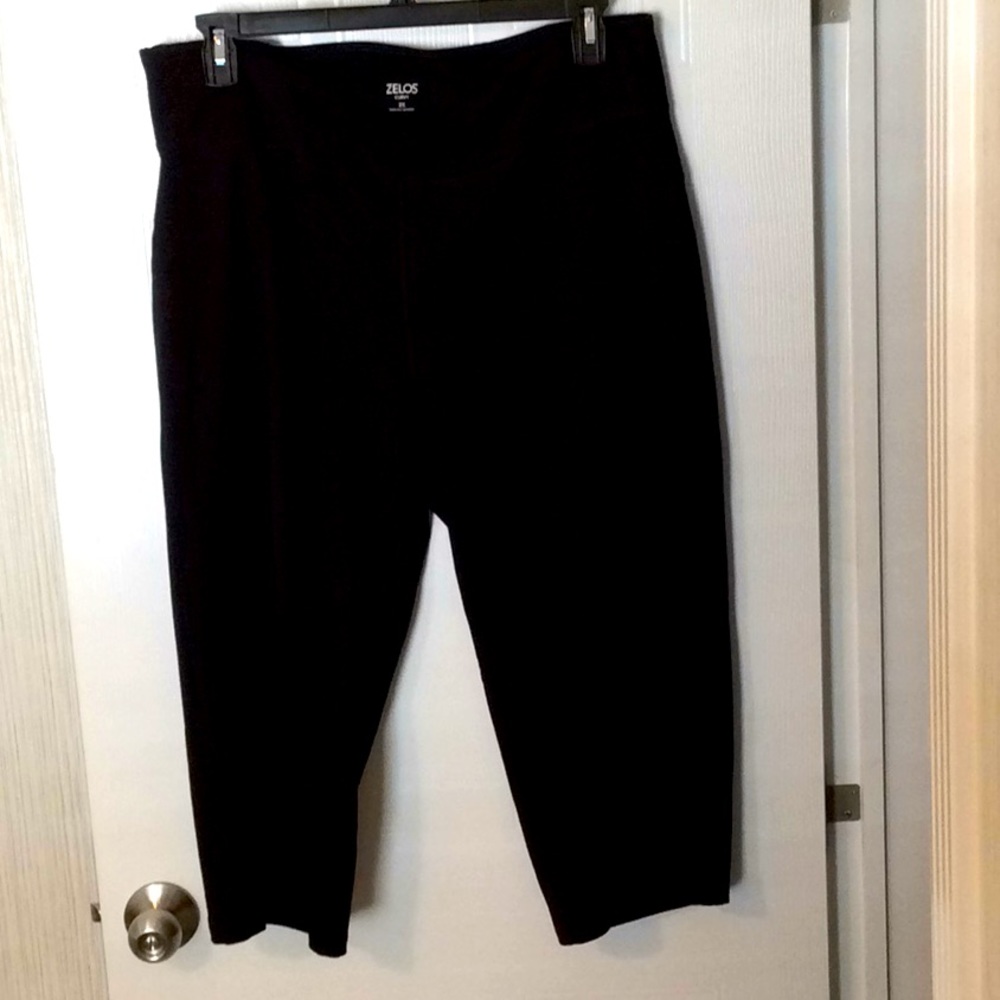 Zelos Capri Leggings